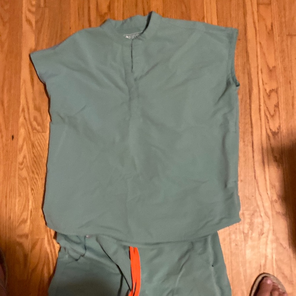 Figs scrubs